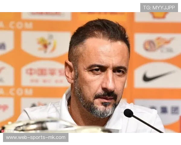 球队主帅坚持年轻化，引来两极评价